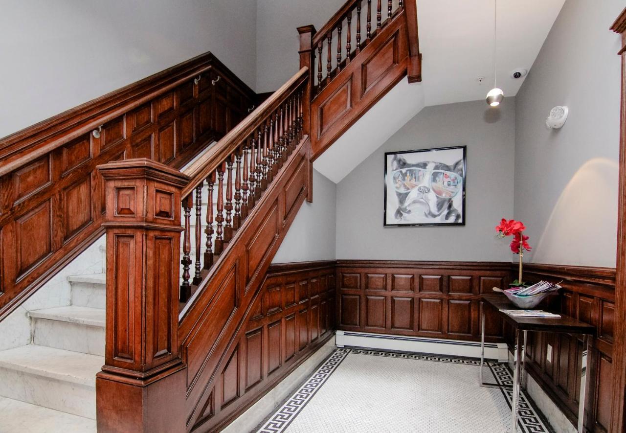 A Stylish Stay W/ A Queen Bed, Heated Floors.. #18 Brookline Extérieur photo