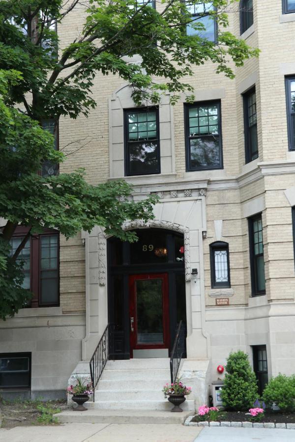 A Stylish Stay W/ A Queen Bed, Heated Floors.. #18 Brookline Extérieur photo