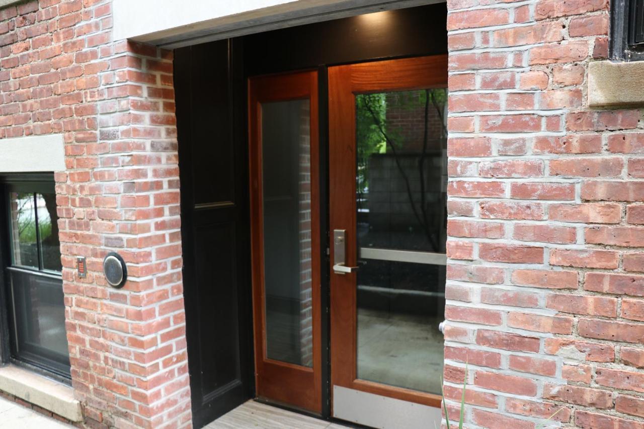A Stylish Stay W/ A Queen Bed, Heated Floors.. #18 Brookline Extérieur photo